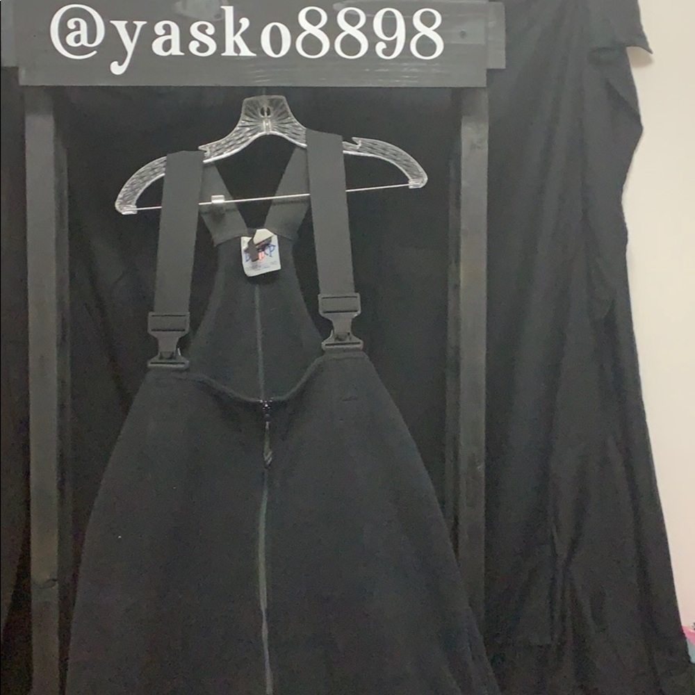 𝅺POLARTEC- fleece bibs. NWT